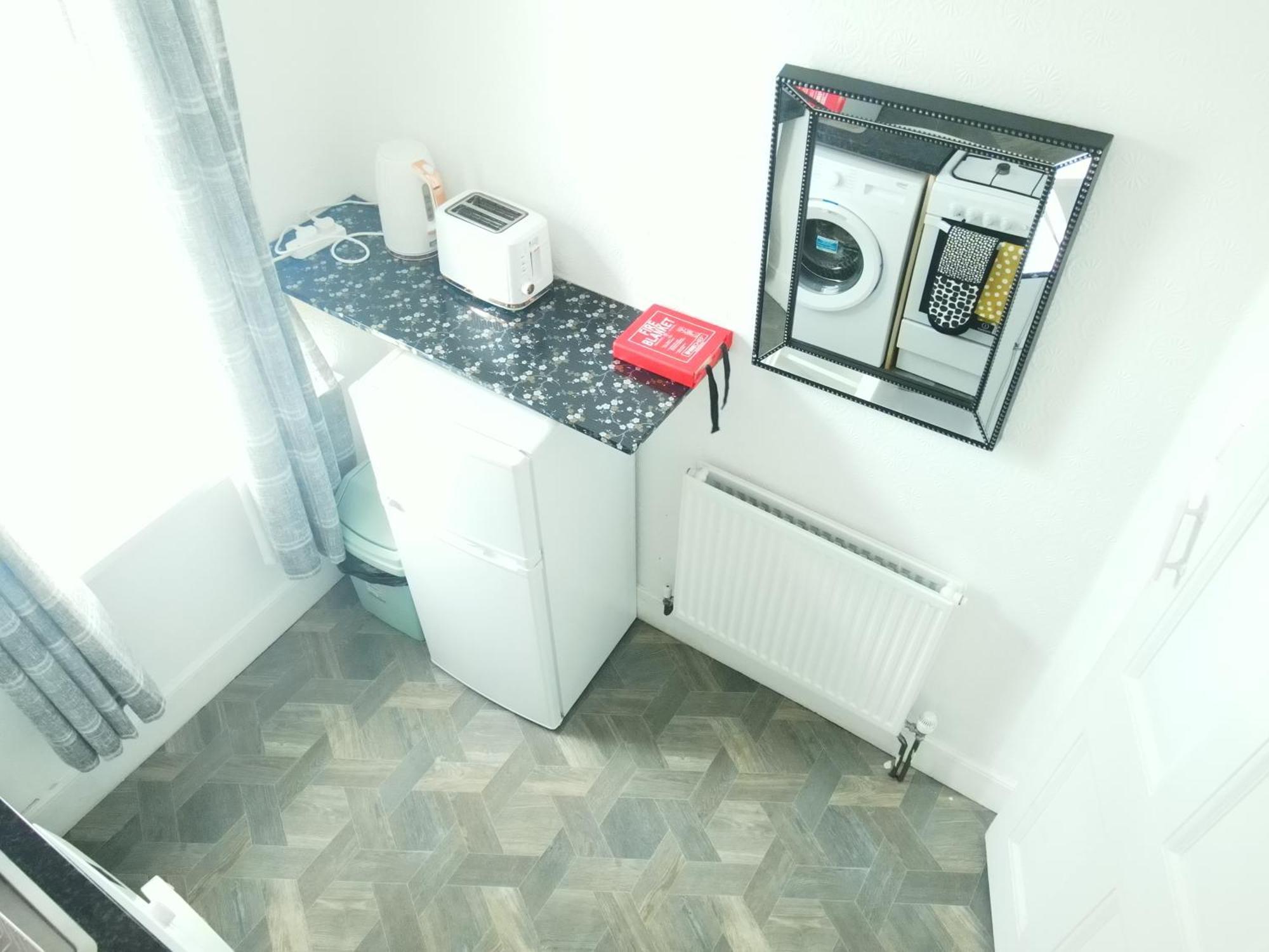 Service Accommodation 2 Bed Room Apartment In Newport South Wales Near Celtic Manor Icc Wales Bagian luar foto