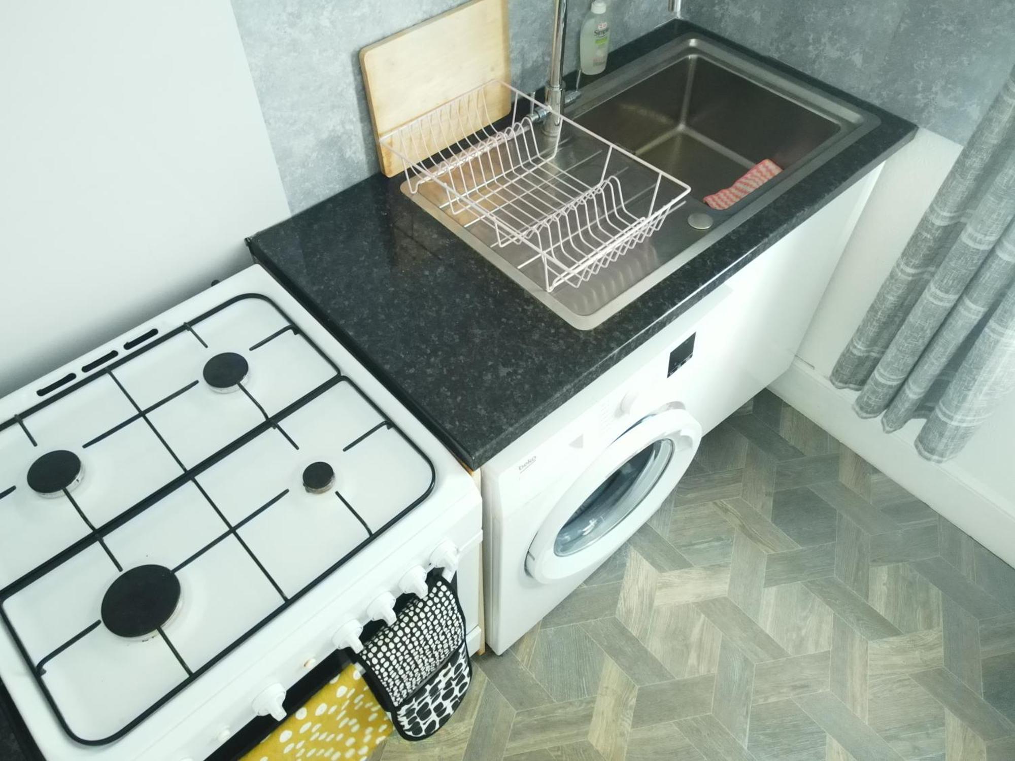 Service Accommodation 2 Bed Room Apartment In Newport South Wales Near Celtic Manor Icc Wales Bagian luar foto