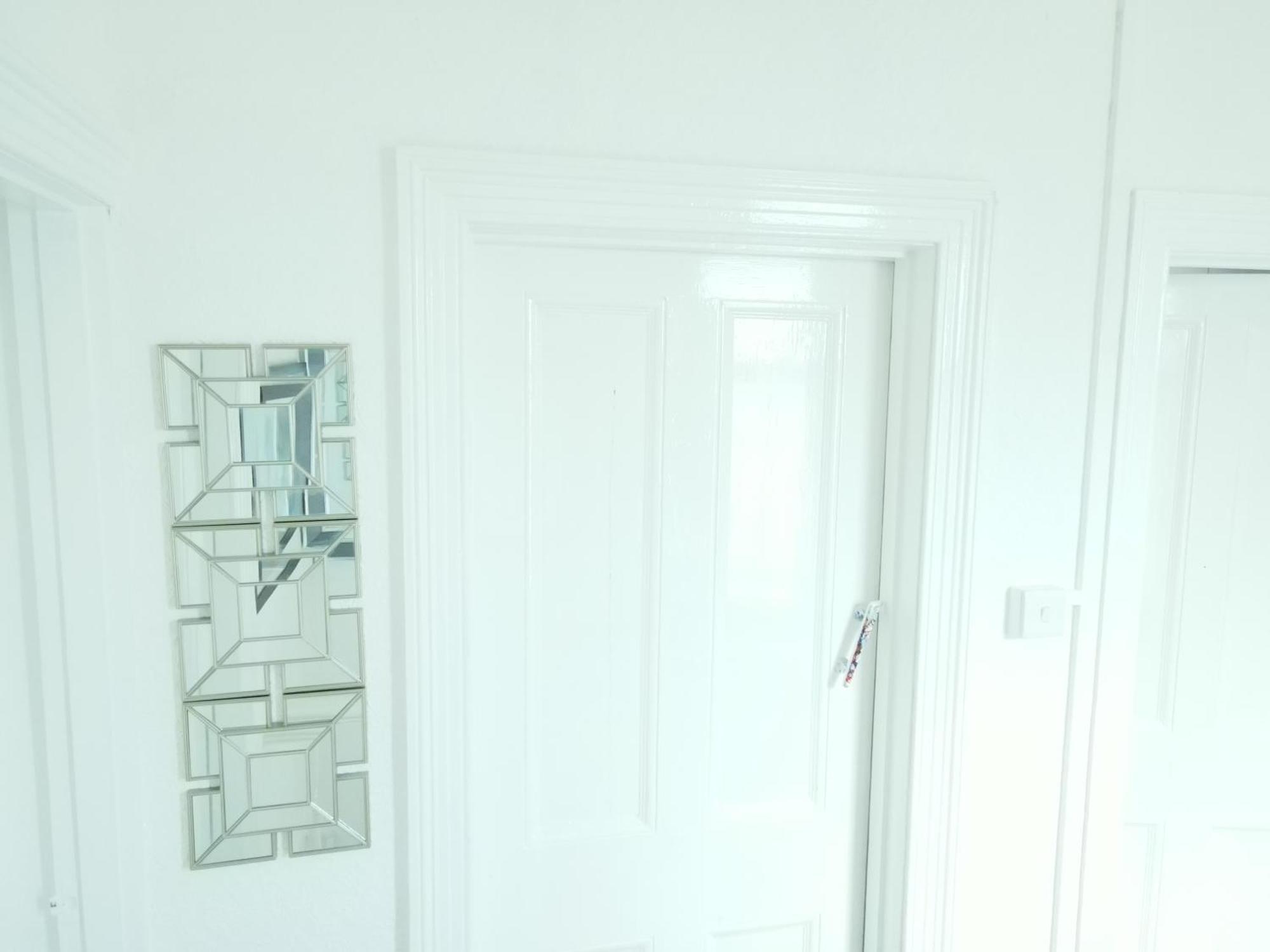Service Accommodation 2 Bed Room Apartment In Newport South Wales Near Celtic Manor Icc Wales Bagian luar foto