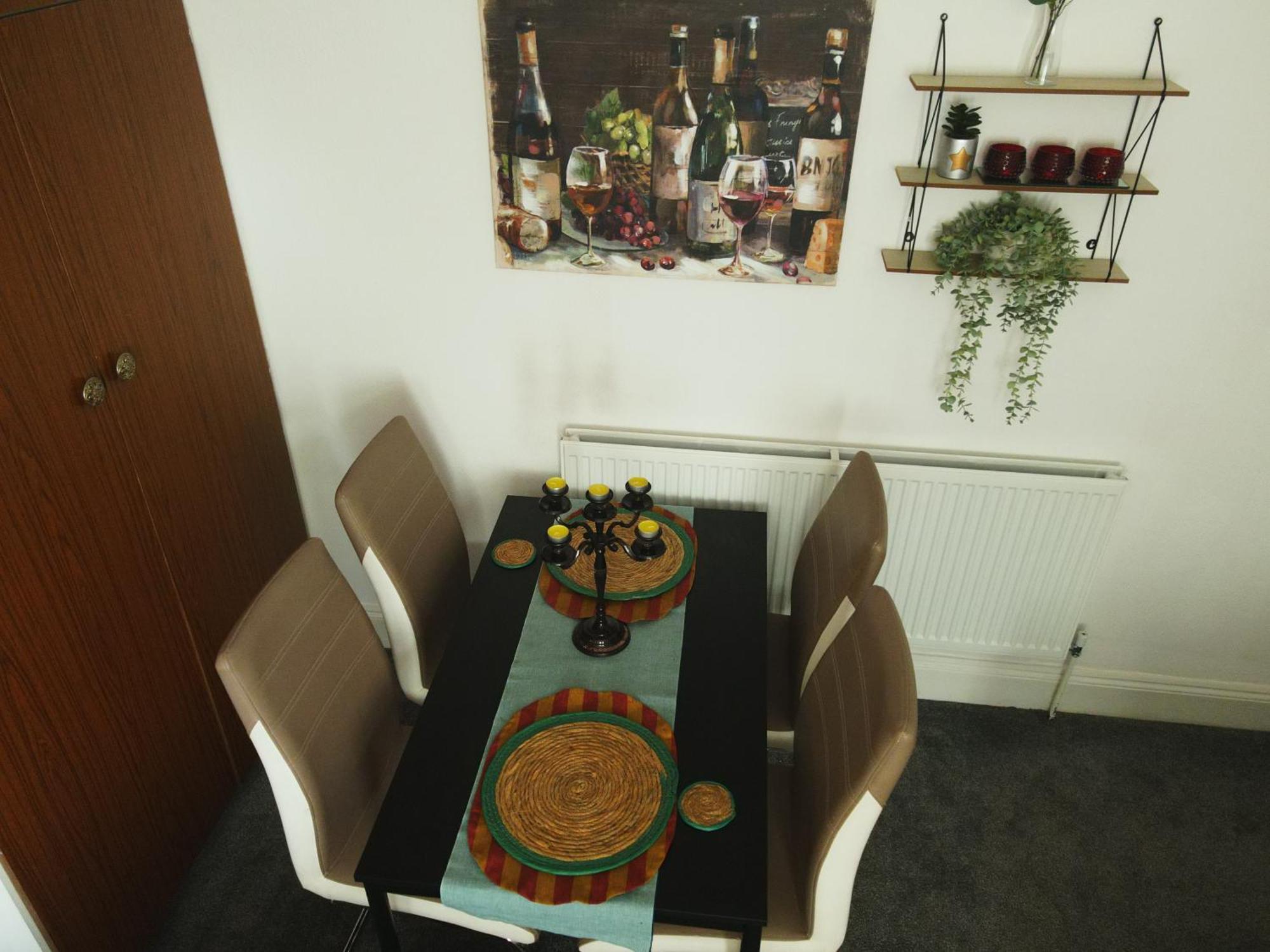 Service Accommodation 2 Bed Room Apartment In Newport South Wales Near Celtic Manor Icc Wales Bagian luar foto