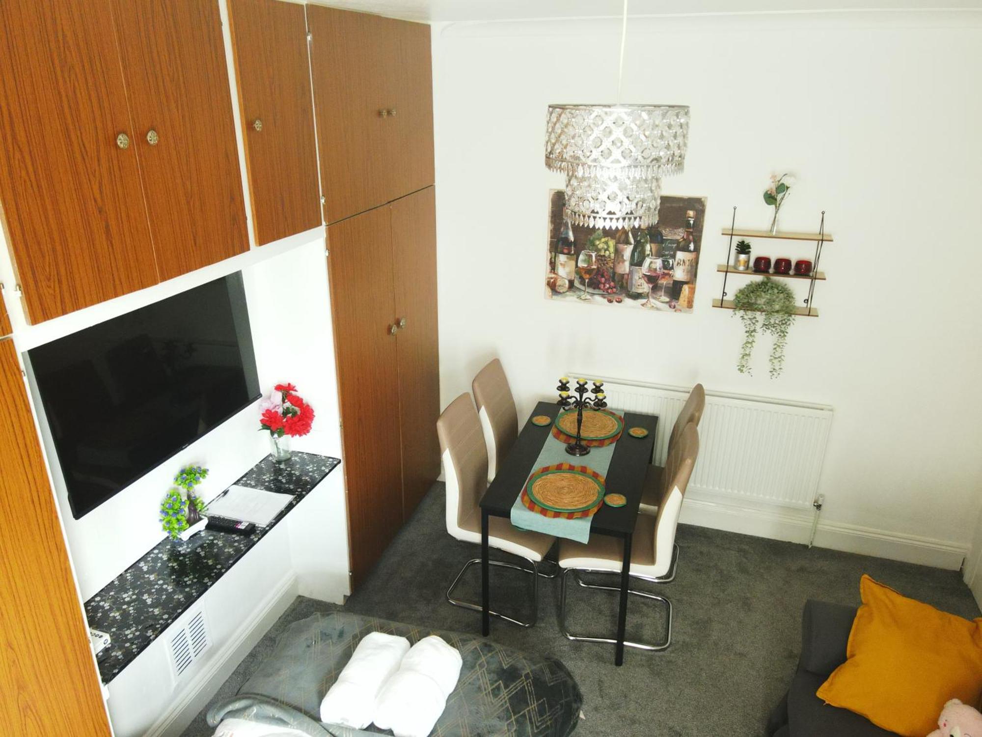 Service Accommodation 2 Bed Room Apartment In Newport South Wales Near Celtic Manor Icc Wales Bagian luar foto