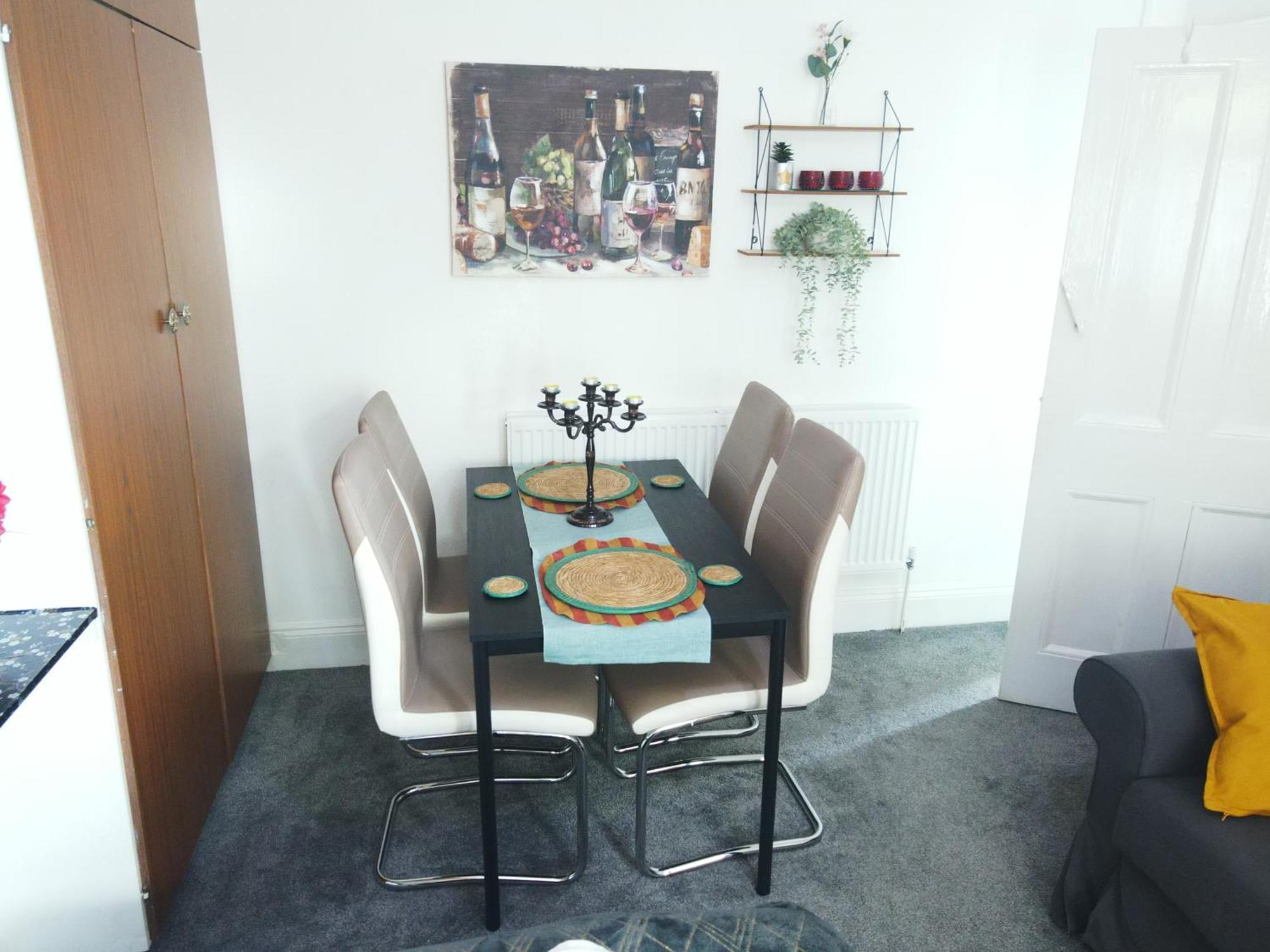 Service Accommodation 2 Bed Room Apartment In Newport South Wales Near Celtic Manor Icc Wales Bagian luar foto