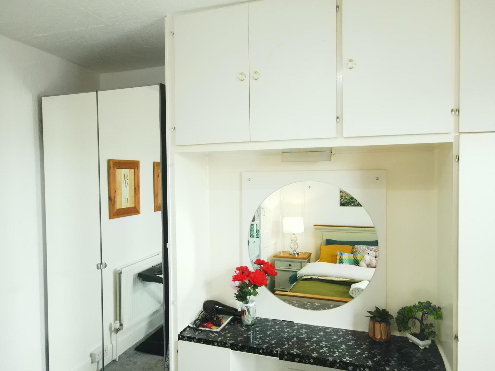 Service Accommodation 2 Bed Room Apartment In Newport South Wales Near Celtic Manor Icc Wales Bagian luar foto